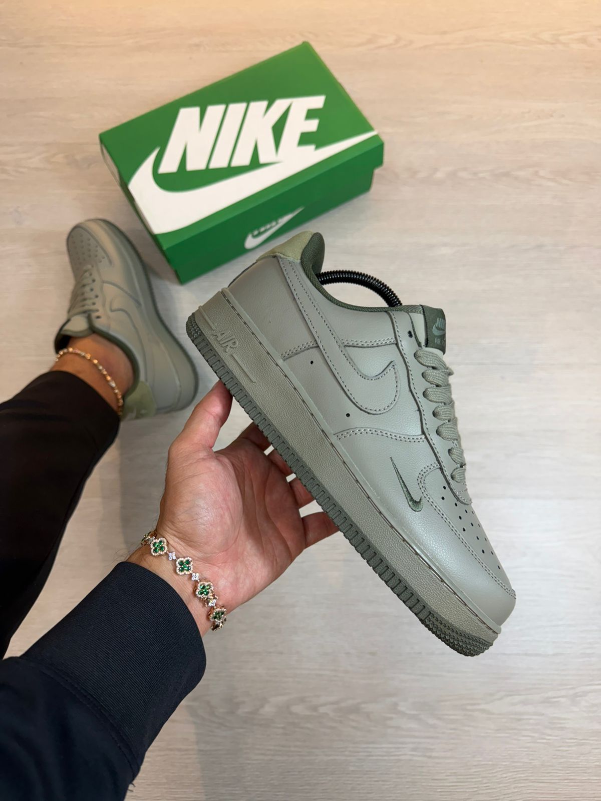 Nike Air Force 1 '07 LV8 Army caballero