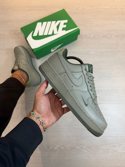Nike Air Force 1 '07 LV8 Army caballero