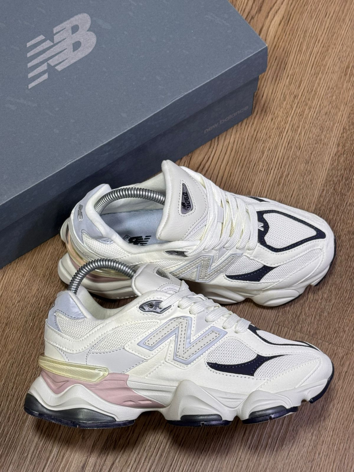 New Balance 9060 caballero