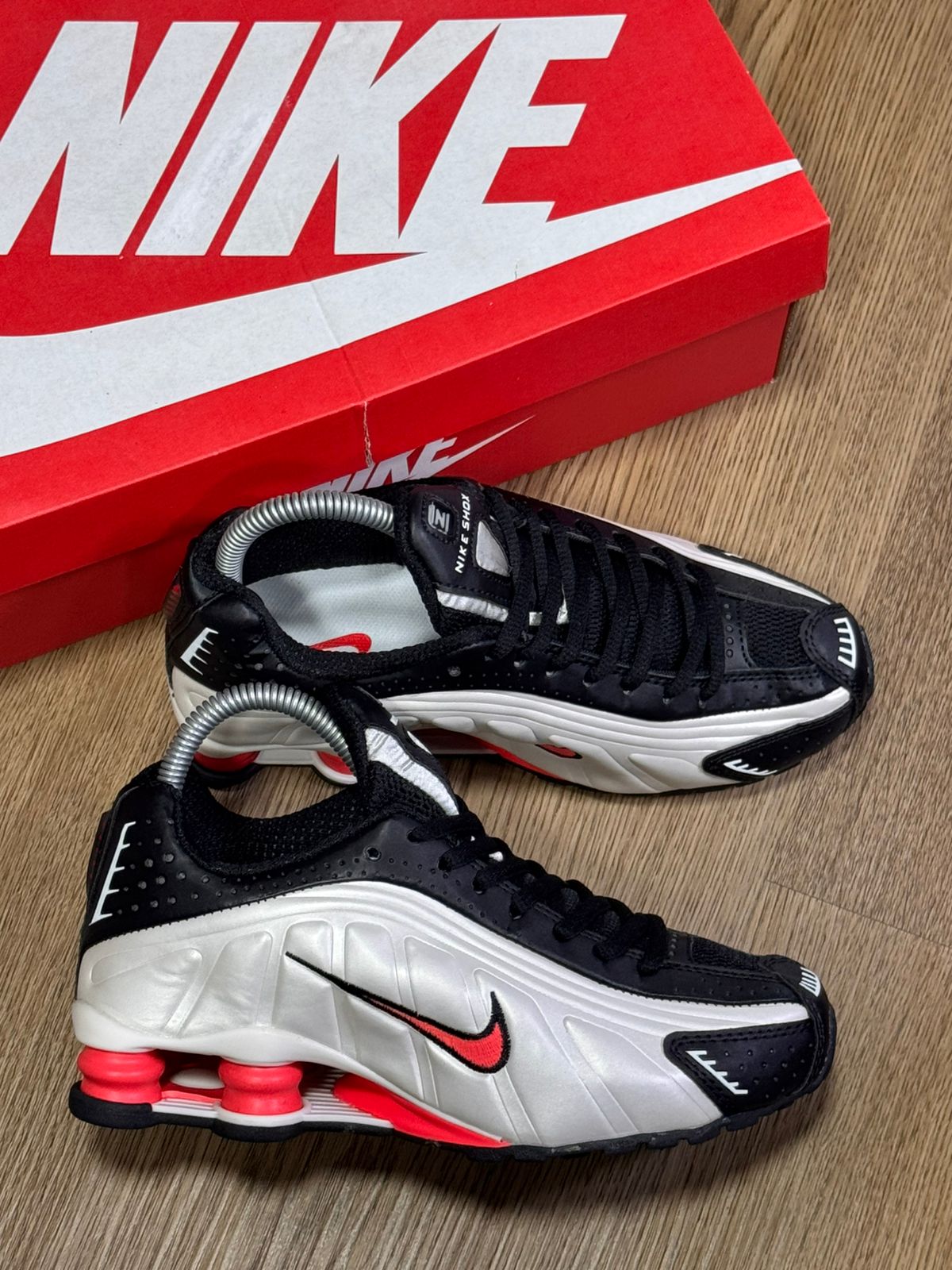 Nike Shox R4 caballero