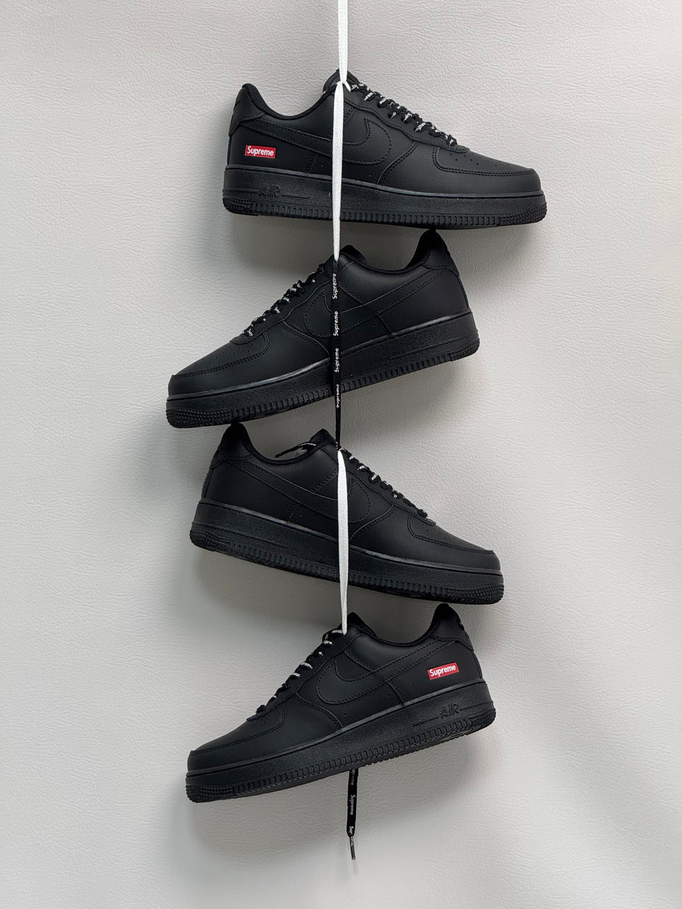 Nike Air Force 1 Low Supreme caballero