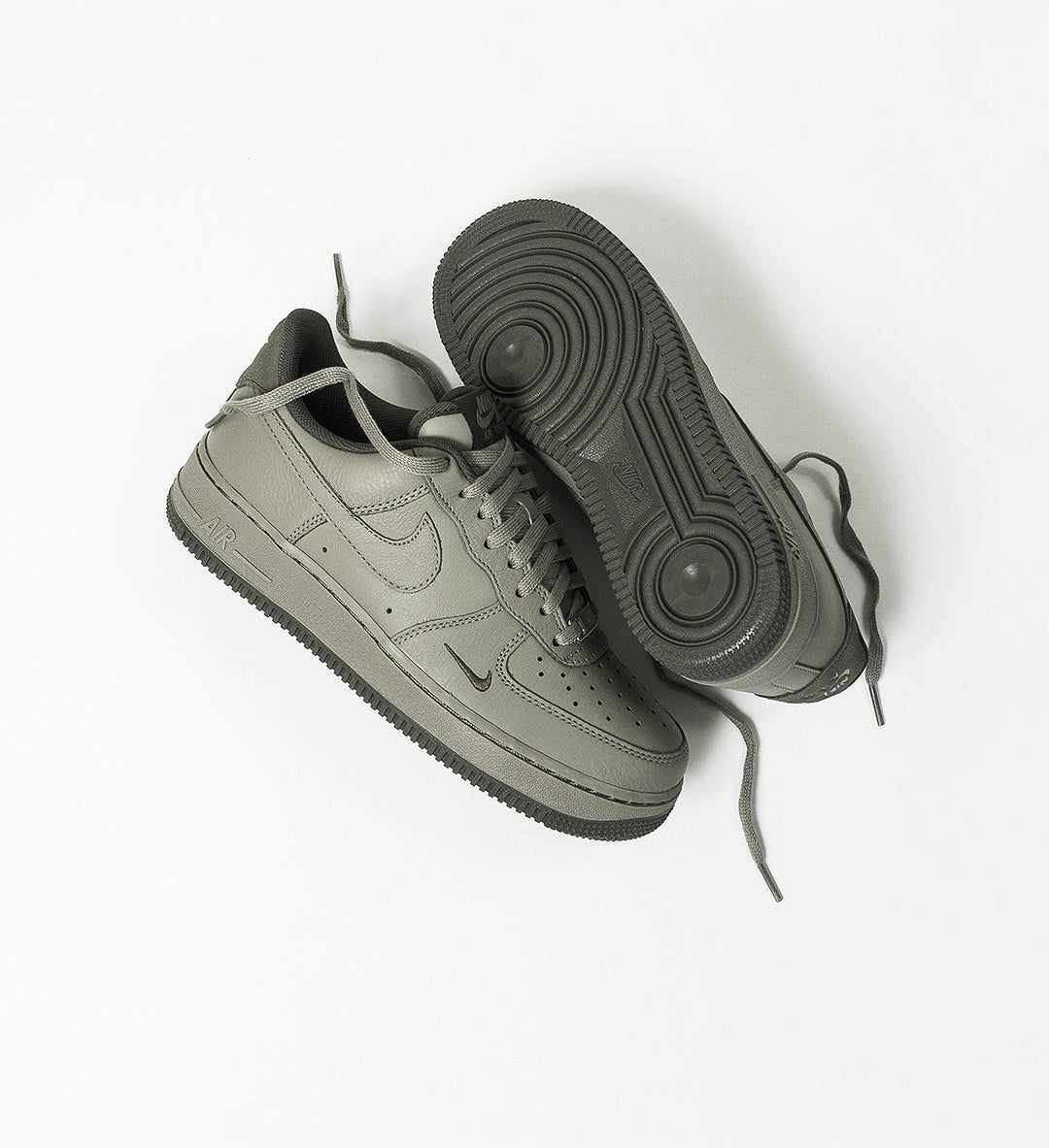 Nike Air Force 1 '07 LV8 Army caballero