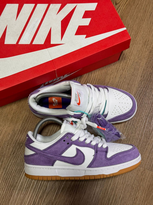 Nike SB Dunk Low "Court Purple". dama