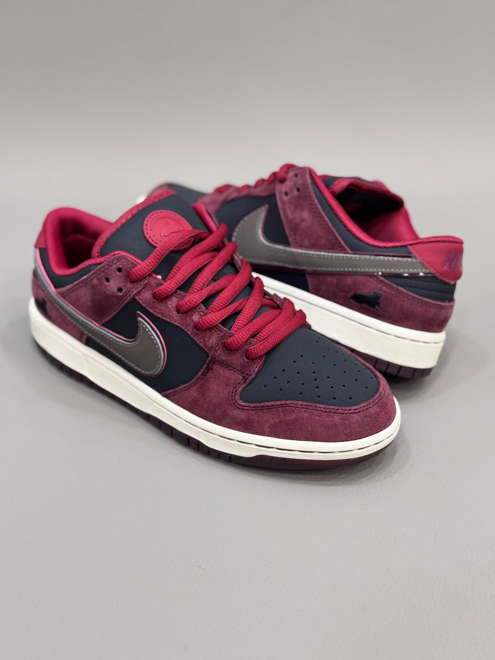 Nike SB Dunk Low Riot Skateshop. Caballero