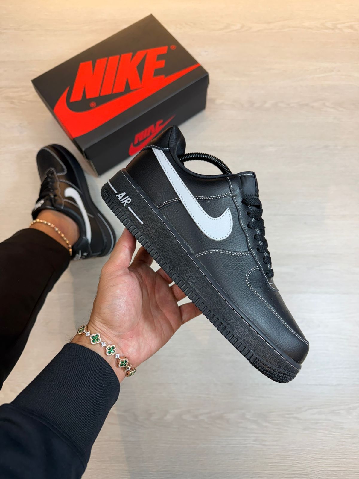 Nike Air Force 1 '07 LV8 caballero