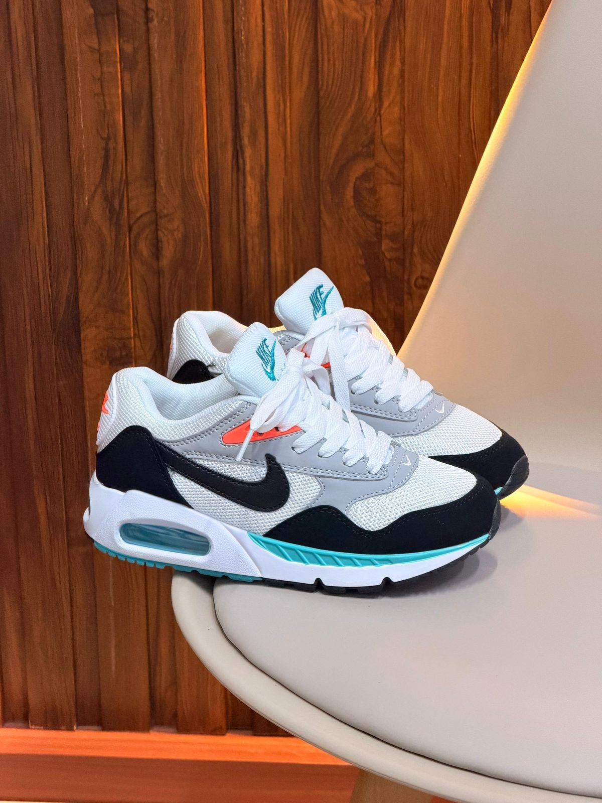 Nike Airmax Correlate caballero