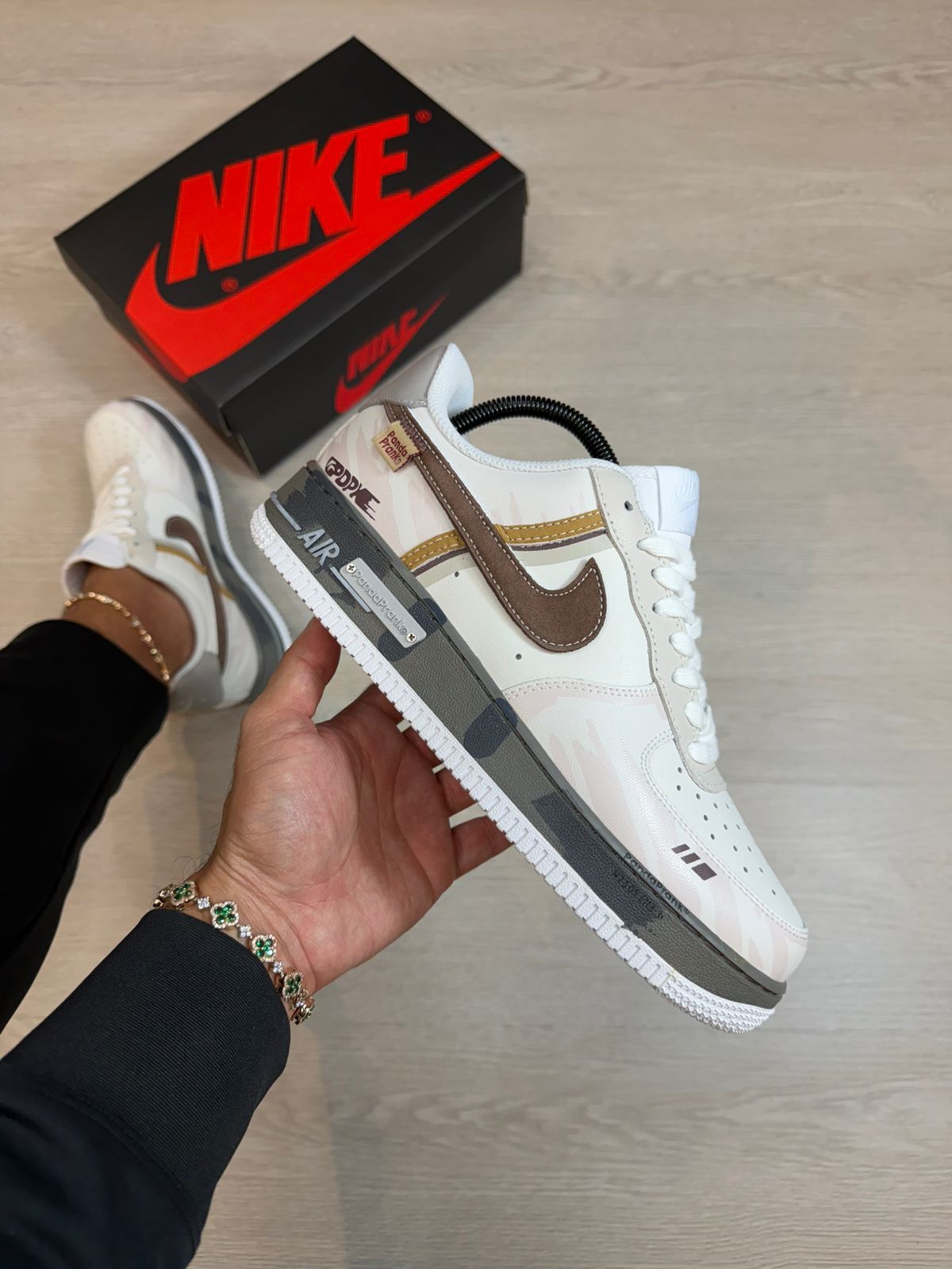 Nike Air Force 1 "Panda Prank"caballero