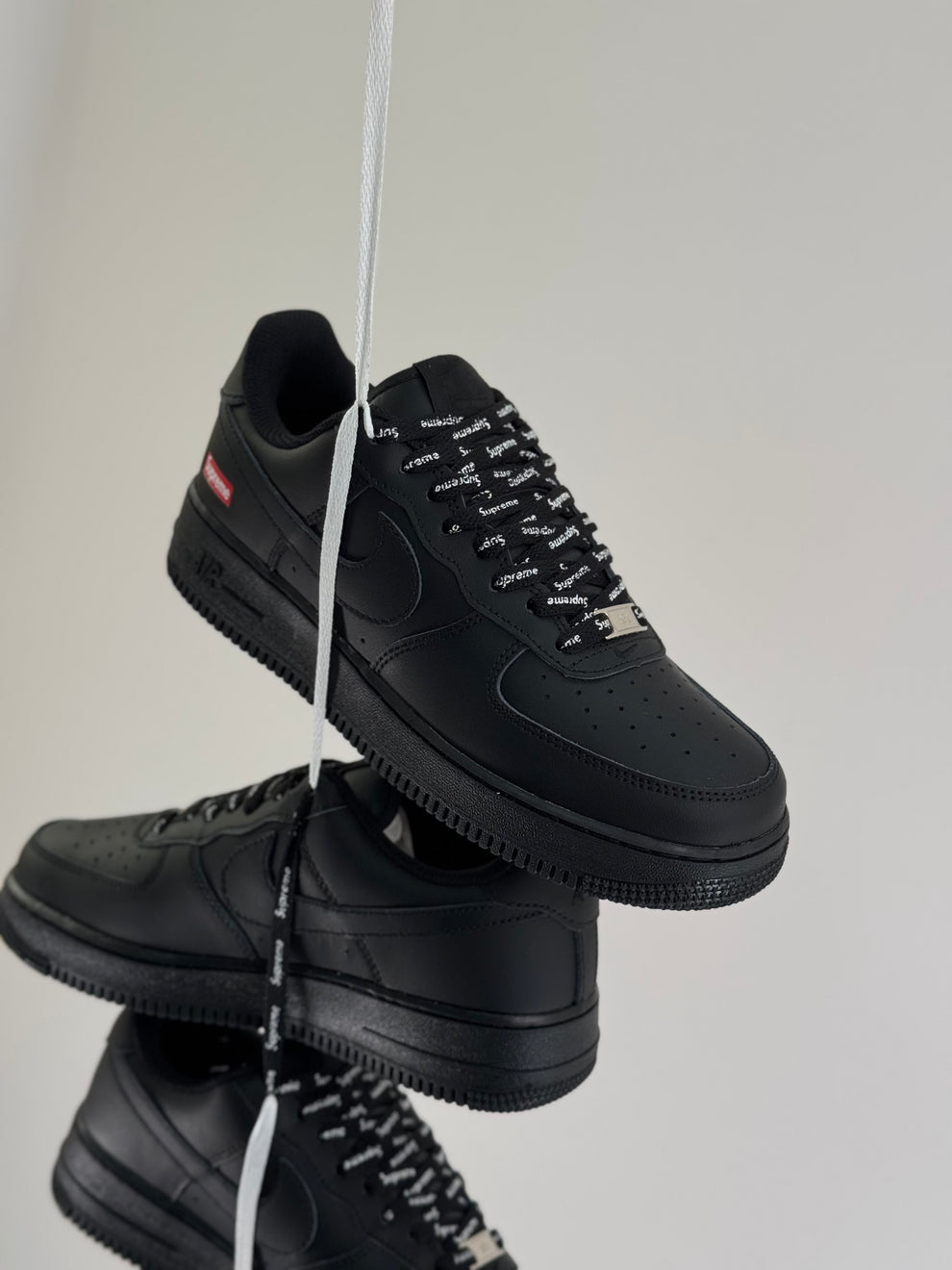 Nike Air Force 1 Low Supreme caballero